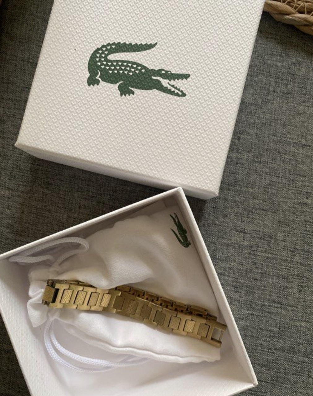 Bracelet couleur or homme Lacoste 